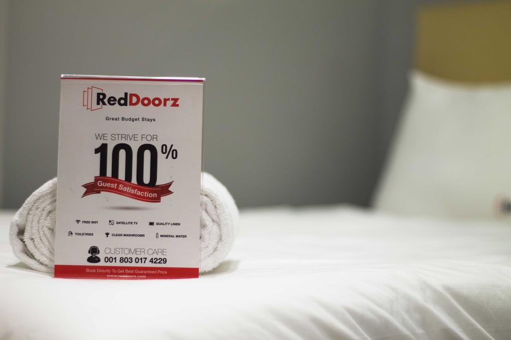 Reddoorz Apartment @ Margonda Residence Depok Exteriör bild