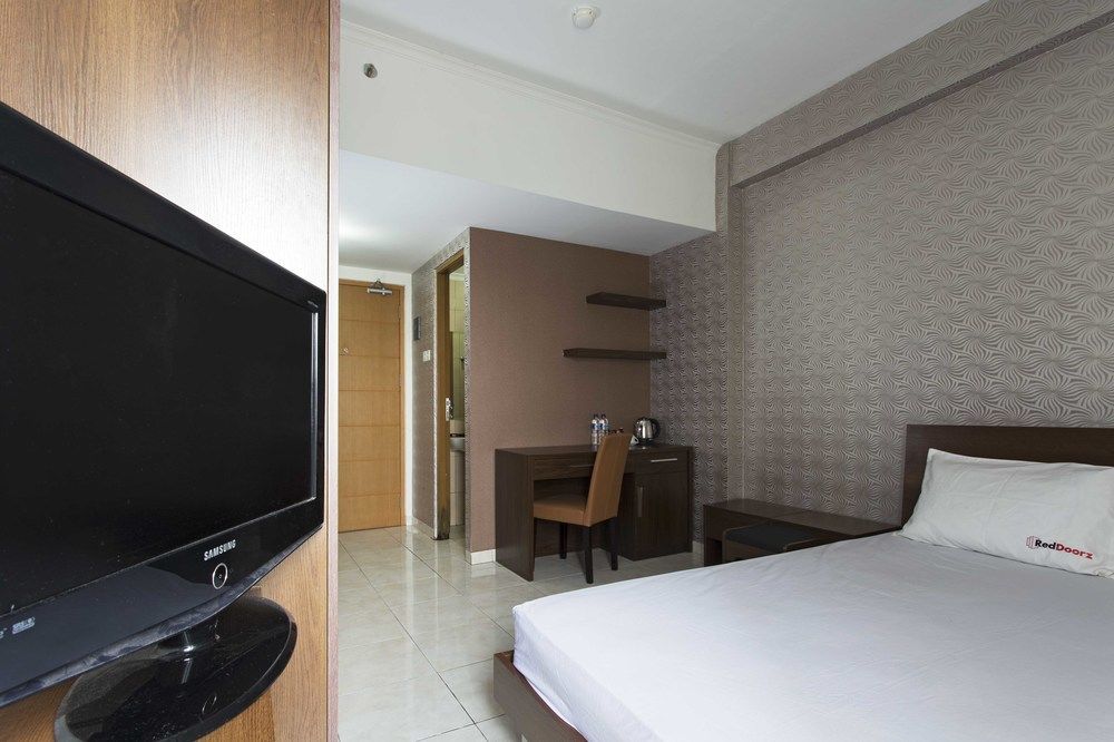 Reddoorz Apartment @ Margonda Residence Depok Exteriör bild