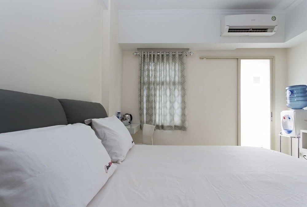 Reddoorz Apartment @ Margonda Residence Depok Exteriör bild