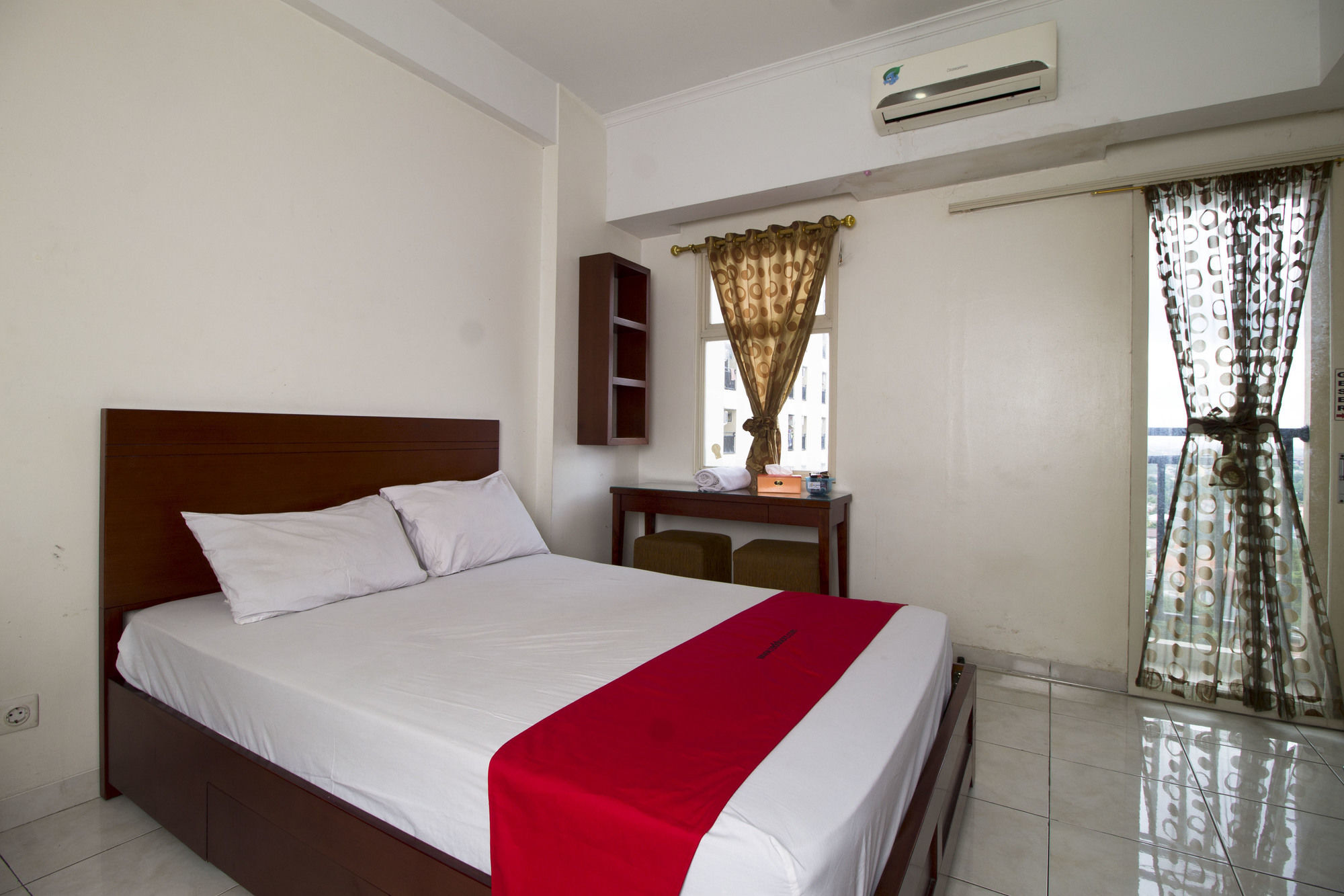 Reddoorz Apartment @ Margonda Residence Depok Exteriör bild